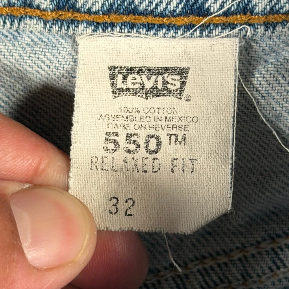 Vintage Levis 550 Relaxed Fit Denim Shorts Light Wash Orange Tab Mens 32 31x9